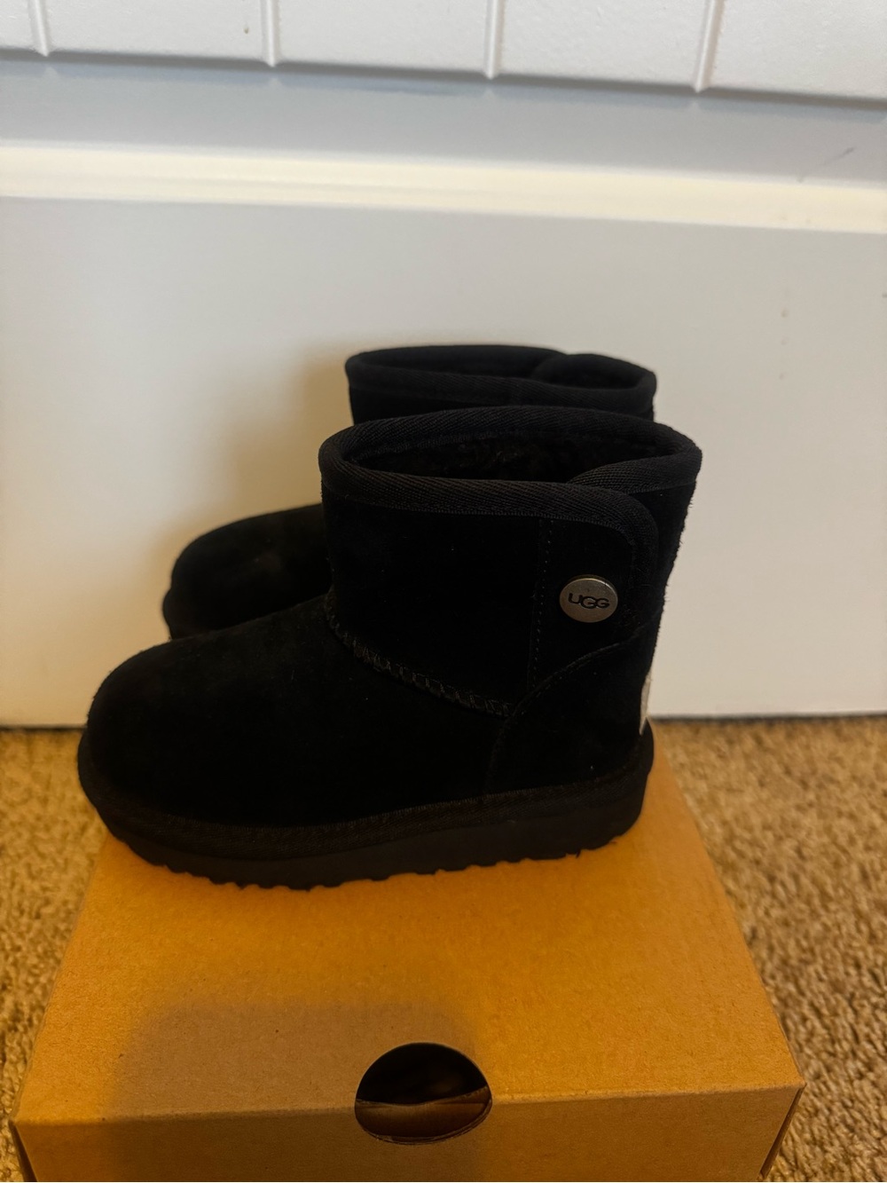 UGG Kids Mini Boot - Black Suede